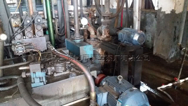 皮革行業(yè)使用水環(huán)式真空泵現(xiàn)場(chǎng) 皮革行業(yè)使用水環(huán)式真空泵現(xiàn)場(chǎng)