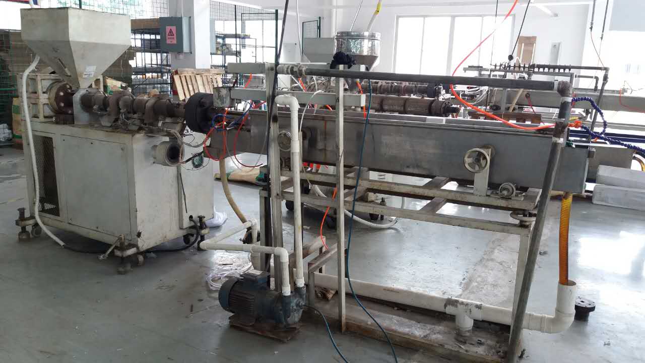 擠出機水環式真空泵使用現場 擠出機水環式真空泵使用現場